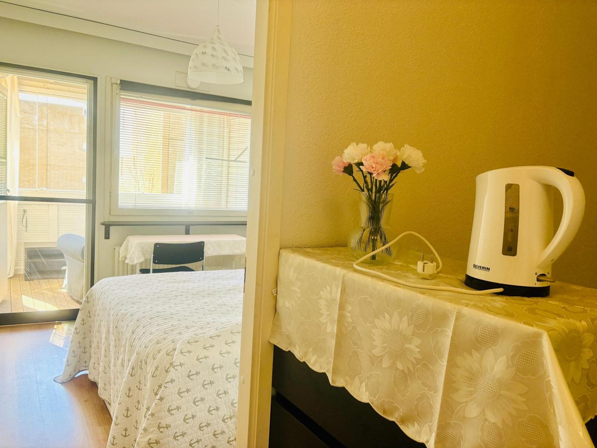 Private Rooms Near Metro, Free Parking,Direct Bus From Airport Helsinki Ngoại thất bức ảnh
